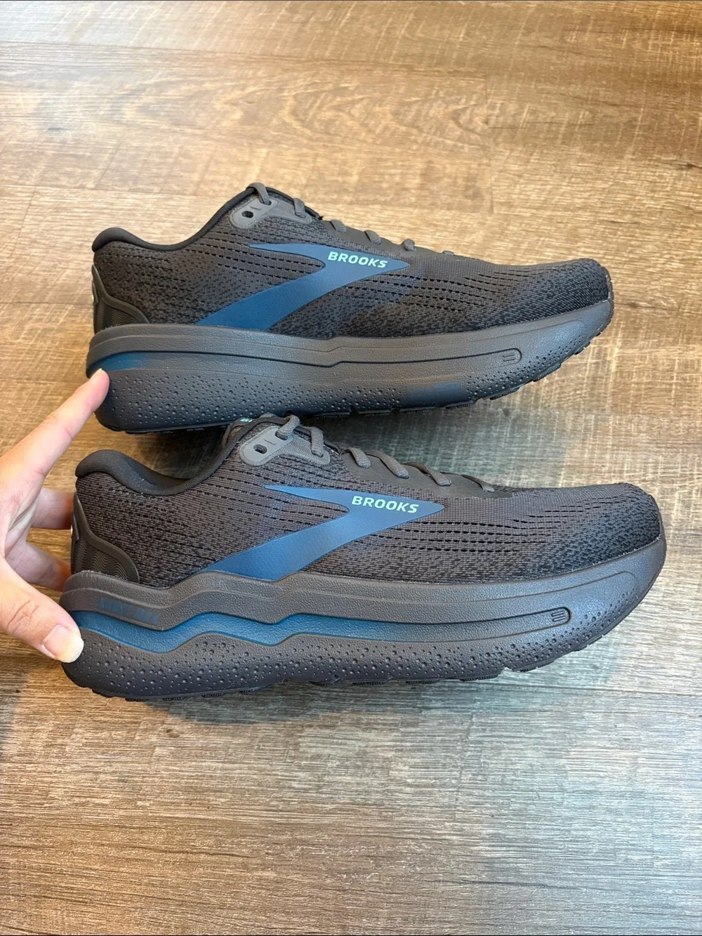 Brooks Ghost Max 2 Running Shoes Men's 9W WIDE Ebony/Blue Sapphire